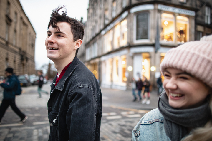 A couple on a date playing Treasure Hunt Oxford